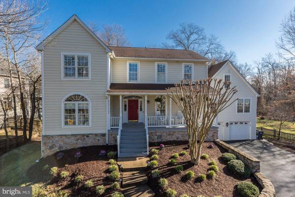 2121 WOODFORD RD, Vienna, VA 22182