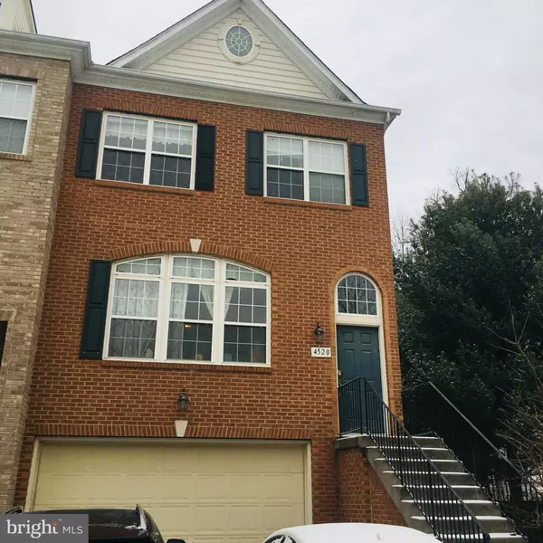 4520 ENGLISH HOLLY DR, Fairfax, VA 22030