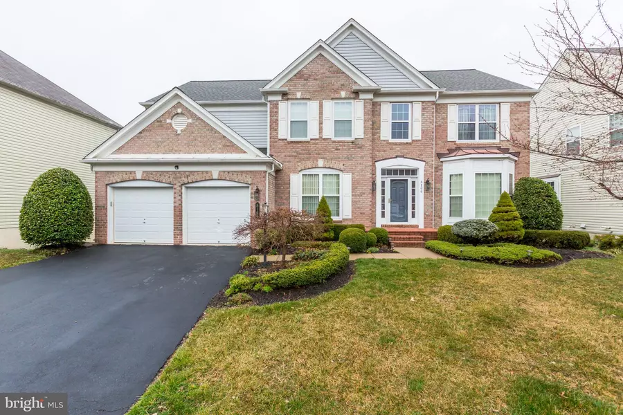 8106 AMERICAN HOLLY RD, Lorton, VA 22079