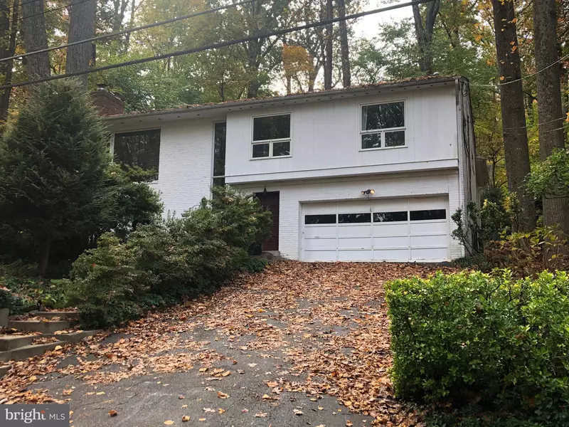 6431 LAKEVIEW DR, Falls Church, VA 22041