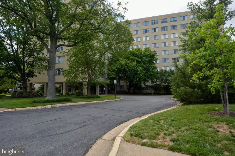 6621 WAKEFIELD DR #203, Alexandria, VA 22307