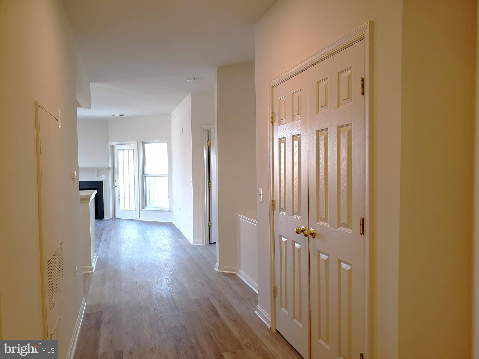 Fairfax, VA 22031,2911 DEER HOLLOW WAY #424