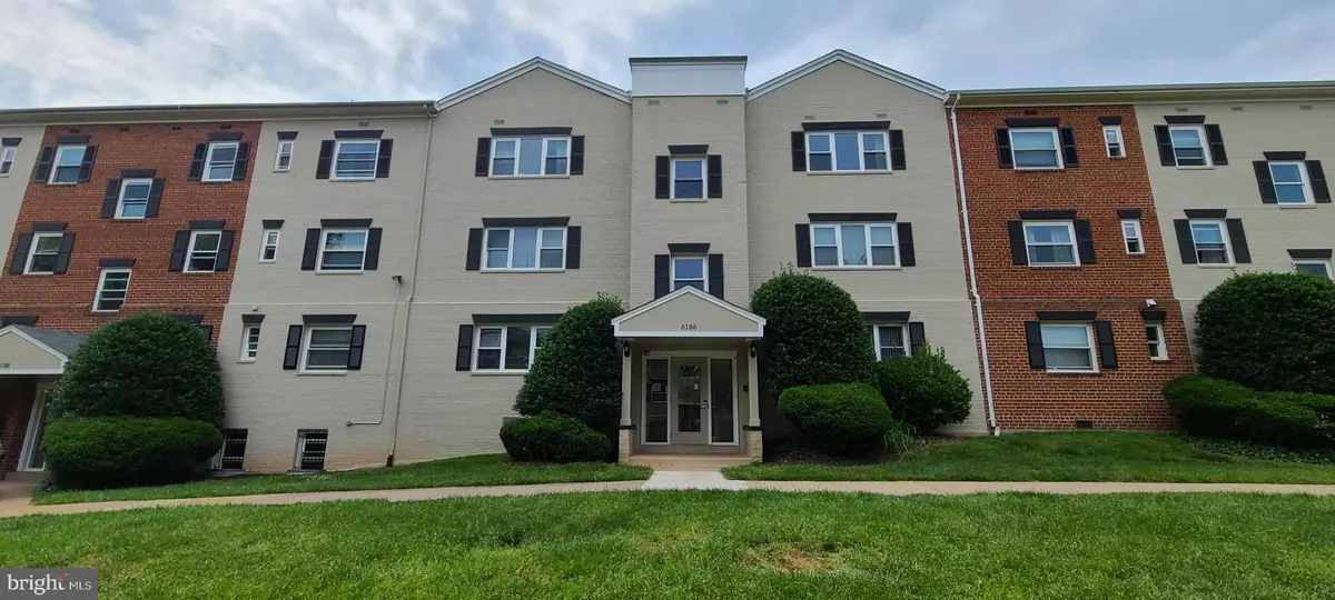 Falls Church, VA 22044,6186 GREENWOOD DR #101