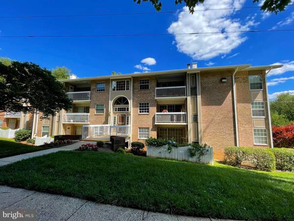 Mclean, VA 22102,1935 WILSON LN #303