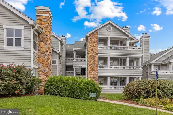 Fairfax, VA 22033,13085 AUTUMN WOODS WAY #304