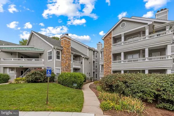 Fairfax, VA 22033,13085 AUTUMN WOODS WAY #304