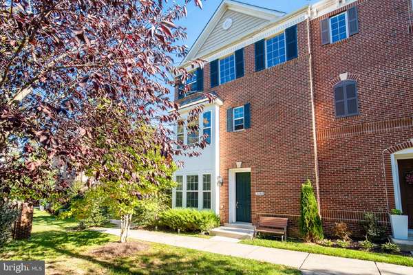 2080 HUNTING CREEK CT, Alexandria, VA 22303