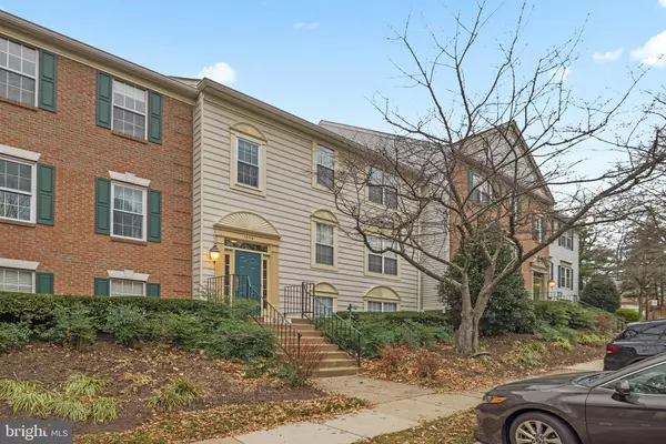 Fairfax, VA 22033,12113 GREENWAY CT #175