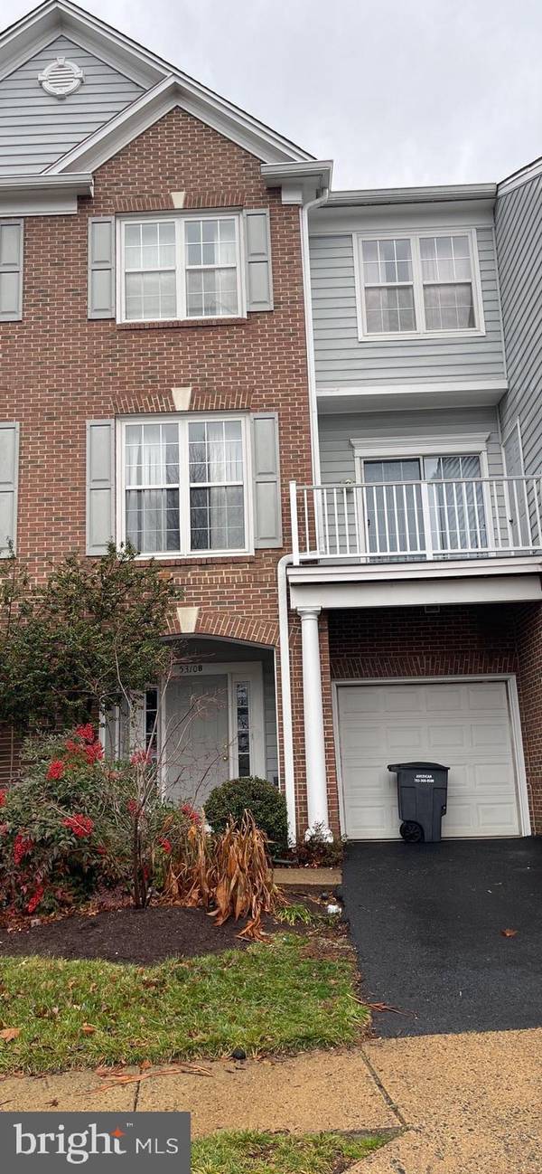 5310 BIRDS VIEW LN #6, Alexandria, VA 22312