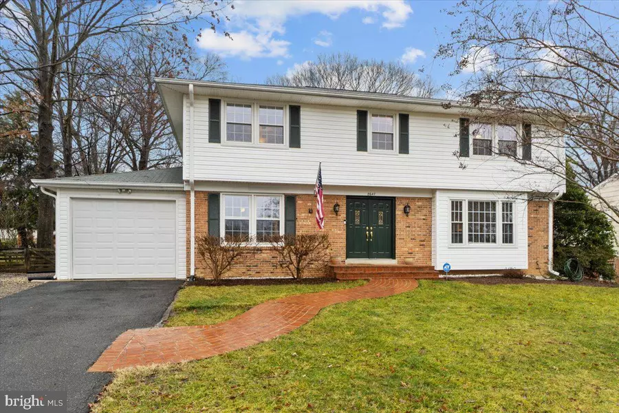 8647 GATESHEAD RD, Alexandria, VA 22309