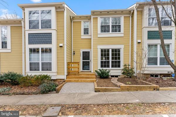 5684 MEDALLION CT, Alexandria, VA 22303