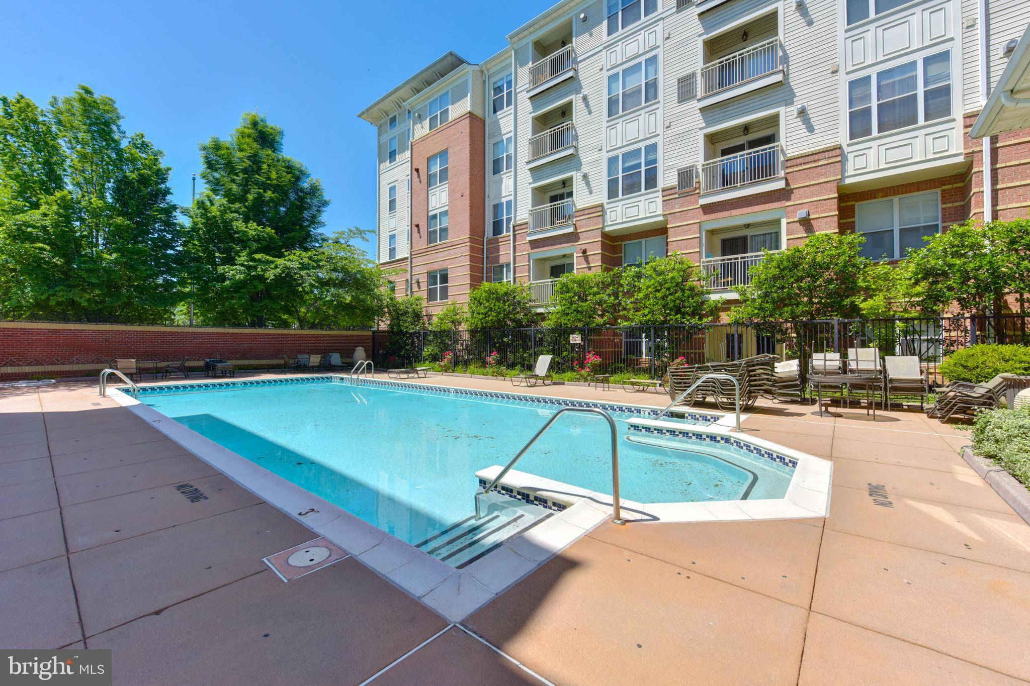 9480 VIRGINIA CENTER BLVD #120, Vienna, VA 22181