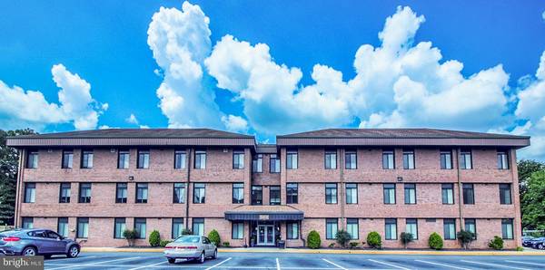 3301 WOODBURN RD #301, Annandale, VA 22003