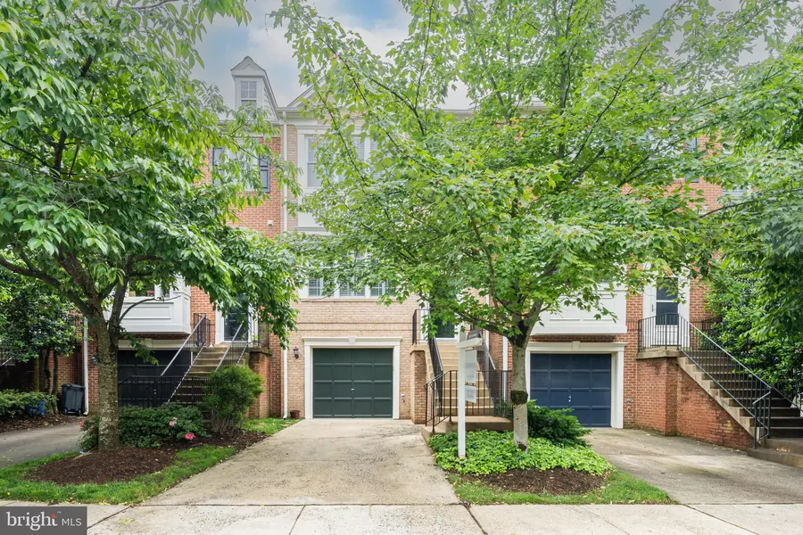 12038 EDGEMERE CIR, Reston, VA 20190