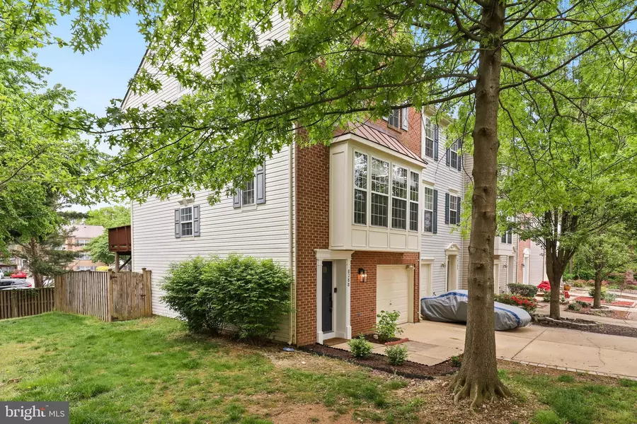 8288 JAKE PL, Alexandria, VA 22309