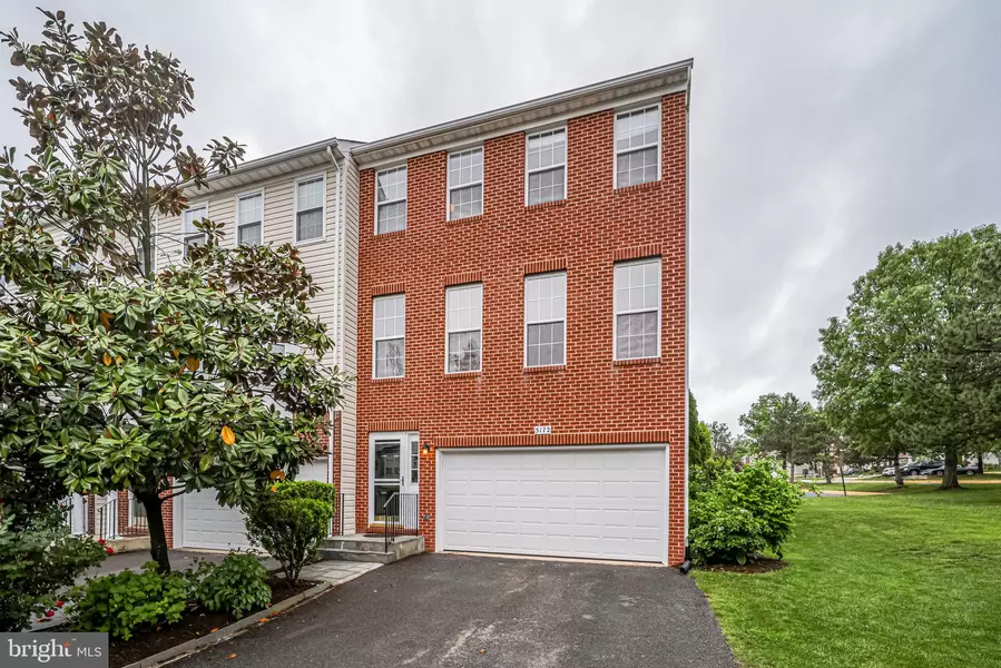 5172 BALLYCASTLE CIR, Alexandria, VA 22315