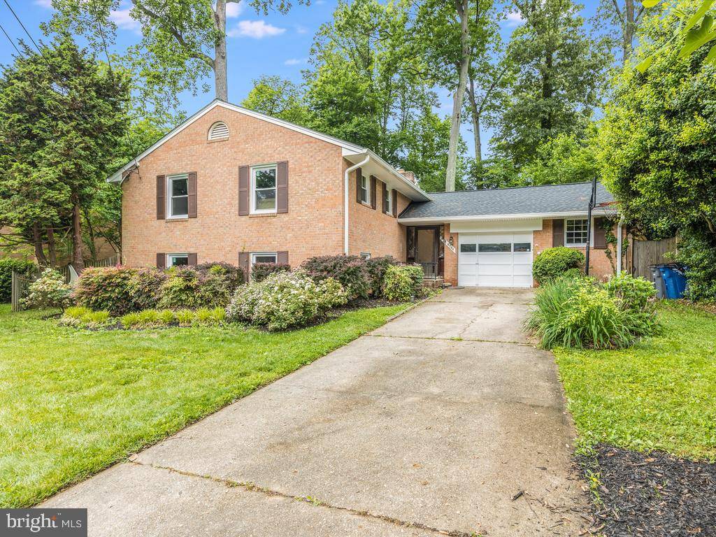 Annandale, VA 22003,8706 BRAEBURN DR