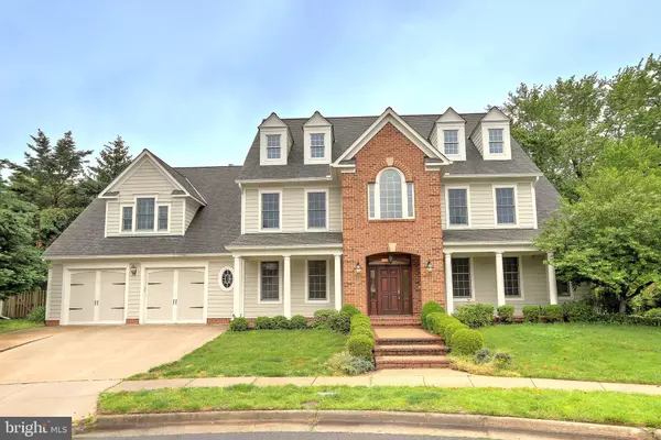 8802 NORTHERN SPRUCE LN, Alexandria, VA 22309