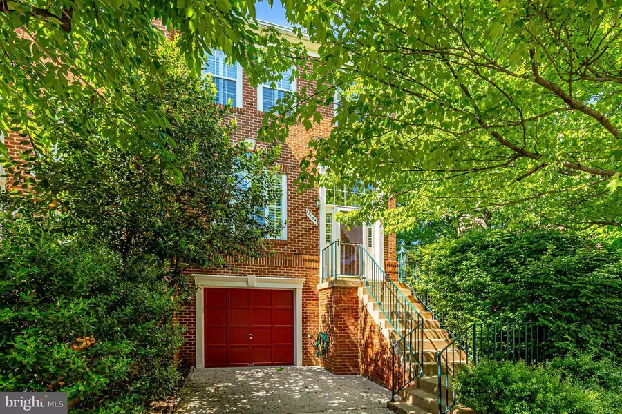 12034 EDGEMERE CIR, Reston, VA 20190