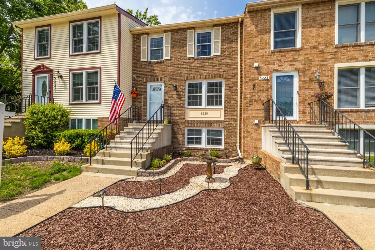 Alexandria, VA 22315,5225 CHAPEL COVE CT