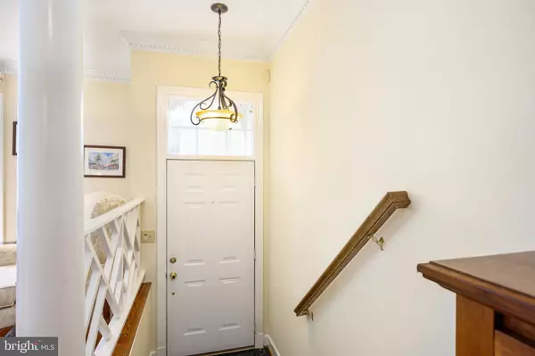 Vienna, VA 22182,8180 MADRILLON CT