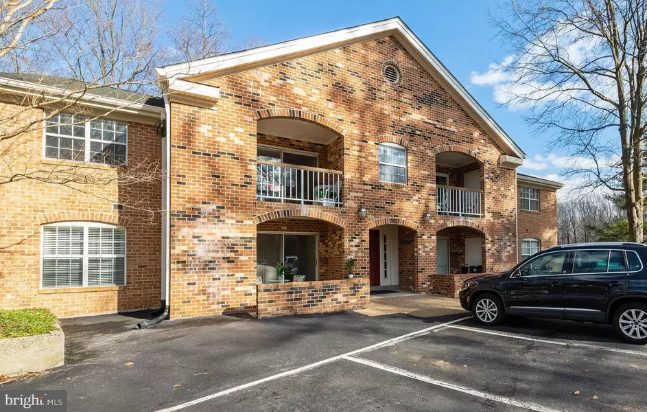 5823 COVE LANDING RD #201, Burke, VA 22015