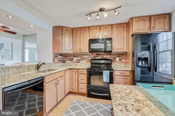 Springfield, VA 22153,8462 LAZY CREEK CT