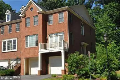 4470 BLACK IRONWOOD DR, Fairfax, VA 22030