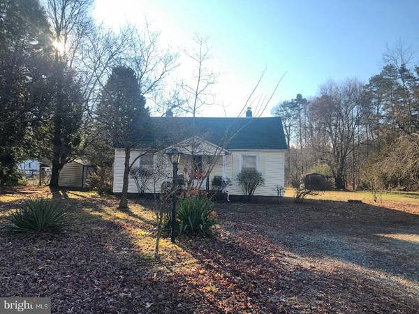 9014 POINDEXTER RD, Louisa, VA 23093