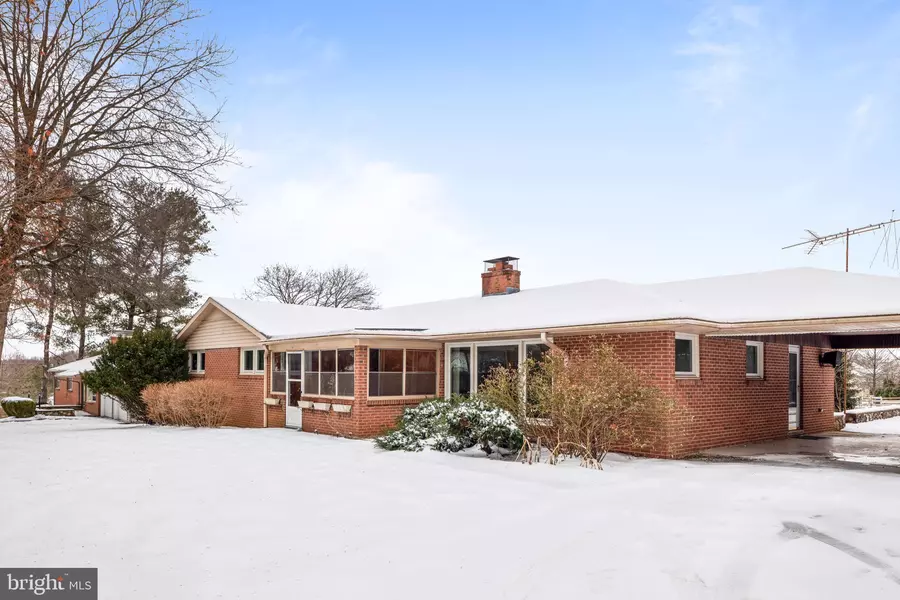 21 E LOUDOUN ST, Round Hill, VA 20141