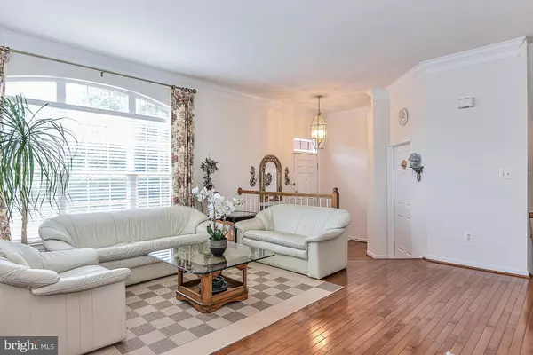Chantilly, VA 20152,25506 CROSSFIELD DR