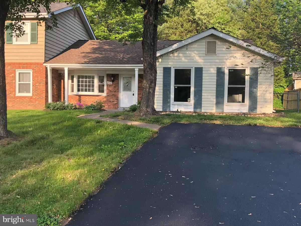 Sterling, VA 20164,226 N LINCOLN AVE