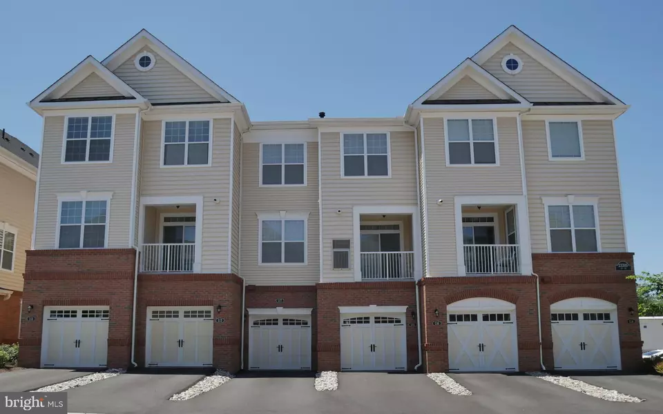 23305 MILLTOWN KNOLL SQ #117, Ashburn, VA 20148