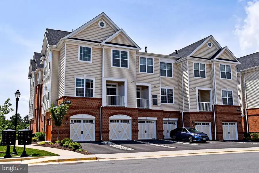 23305 MILLTOWN KNOLL SQ #104, Ashburn, VA 20148