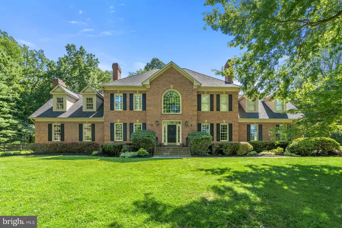 Middleburg, VA 20117,23389 FOUR CHIMNEYS LN