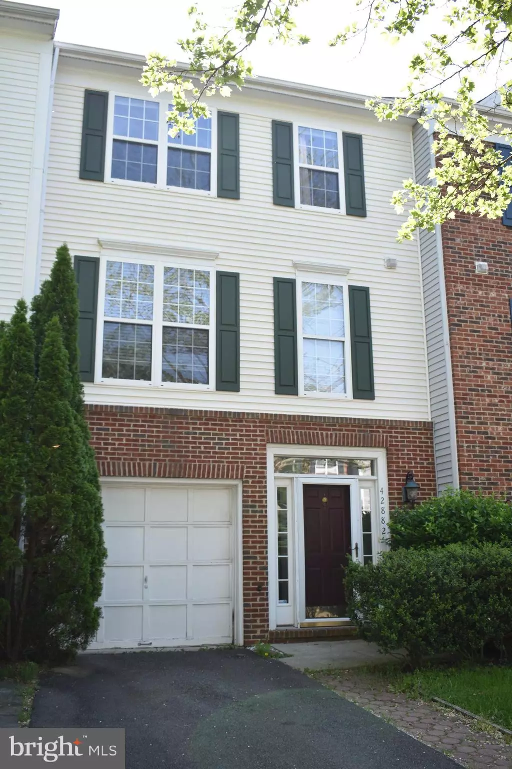 Chantilly, VA 20152,42882 GOLF VIEW DR