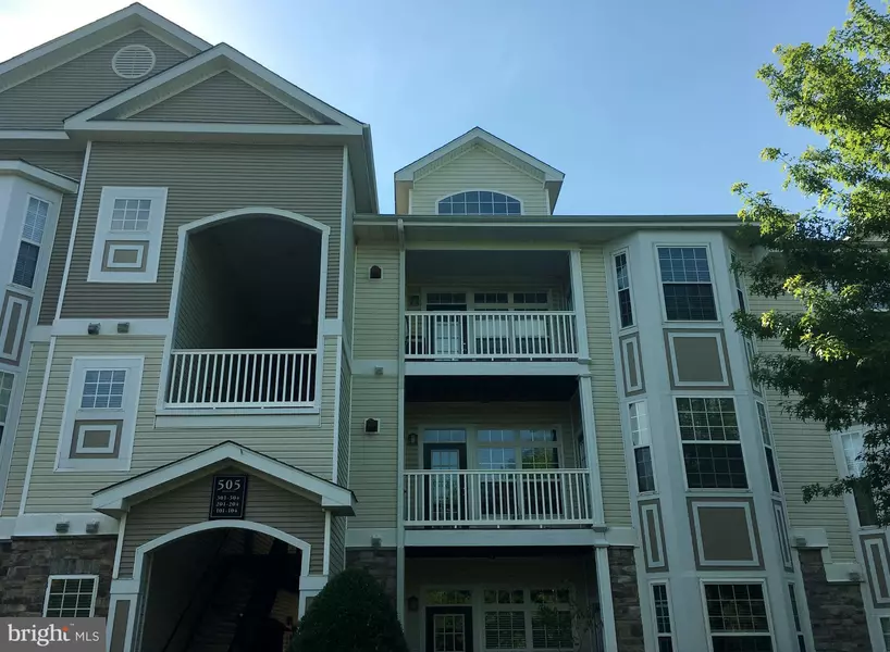 505 SUNSET VIEW TER SE #302, Leesburg, VA 20175