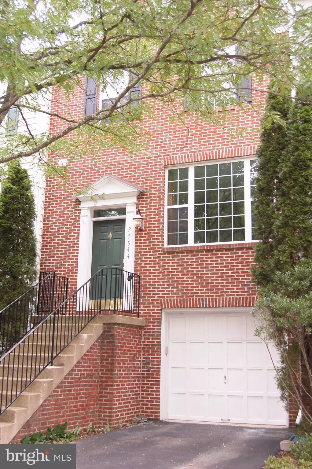 Chantilly, VA 20152,25544 HEYER SQ