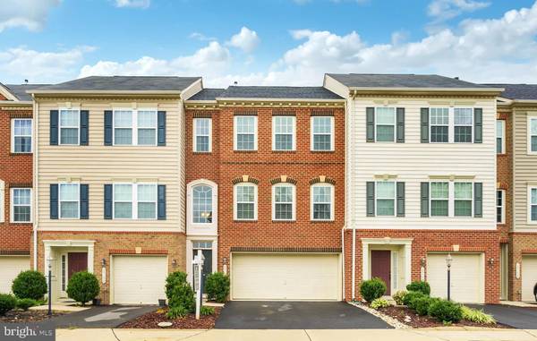 25192 SHIP SQ, Chantilly, VA 20152