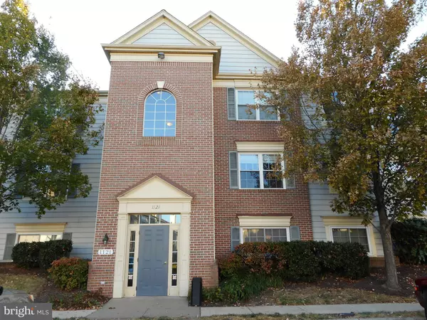 1121 HUNTMASTER TER NE #102, Leesburg, VA 20176