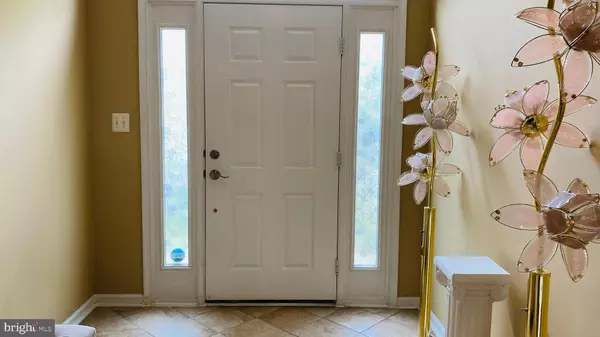 Chantilly, VA 20152,43708 SCARLET SQ