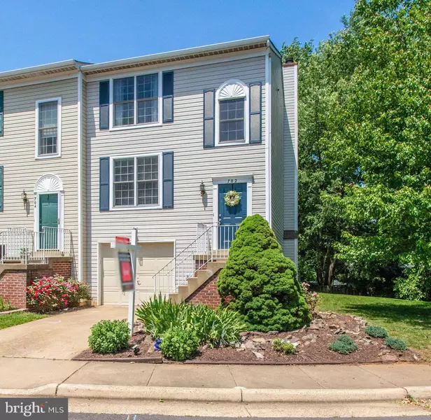 702 HETZEL TER SE, Leesburg, VA 20175