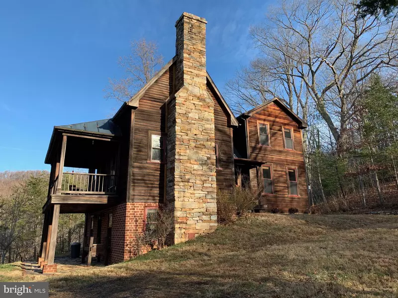 810 FLETCHER RD, Stanardsville, VA 22973