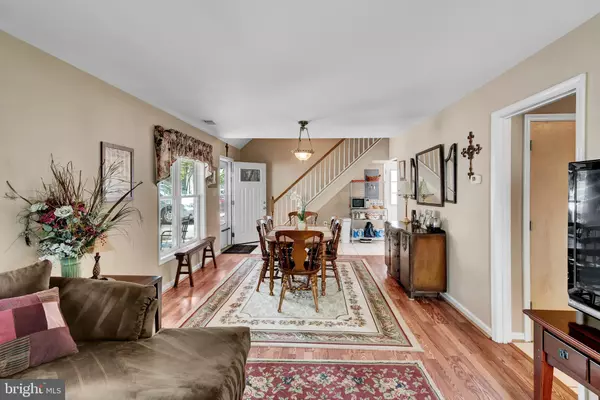 Manassas Park, VA 20111,208 COLFAX CT