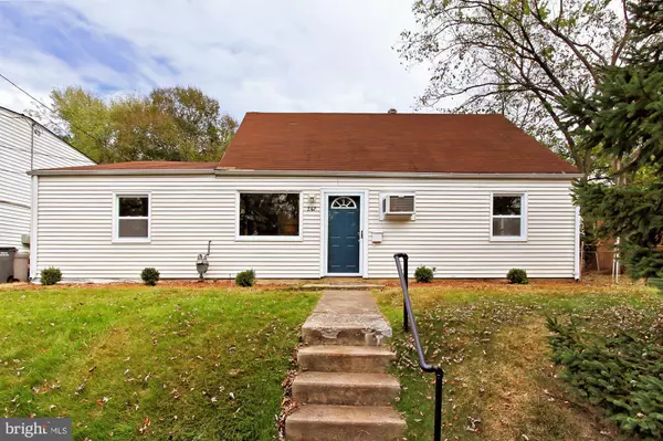 Manassas Park, VA 20111,242 CABBEL DR