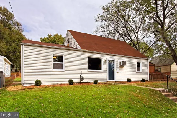 Manassas Park, VA 20111,242 CABBEL DR