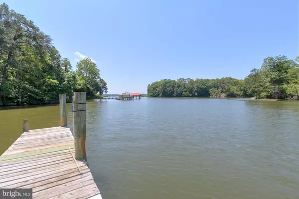 Deltaville, VA 23043,1220 PROVIDENCE RD