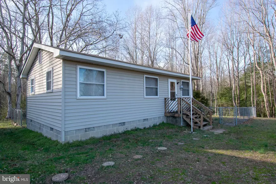 54 CRABBE LN, Heathsville, VA 22473