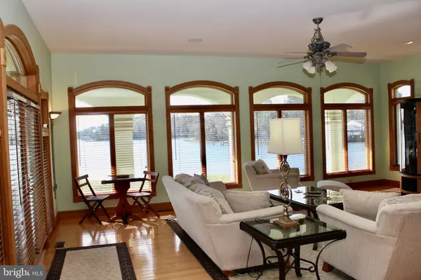Heathsville, VA 22473,206 WICOMICO HARBOR DR