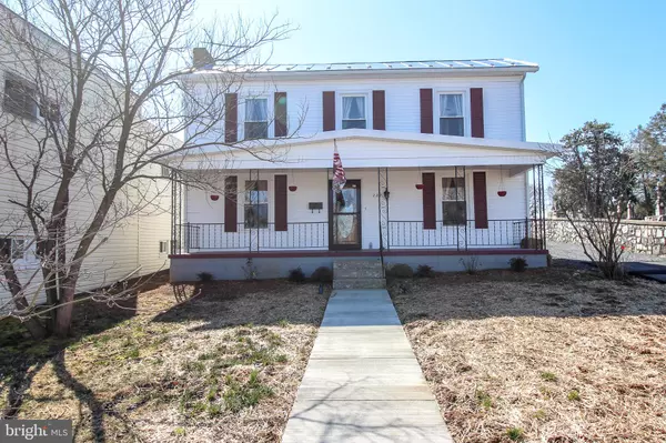 230 E MAIN ST, Luray, VA 22835